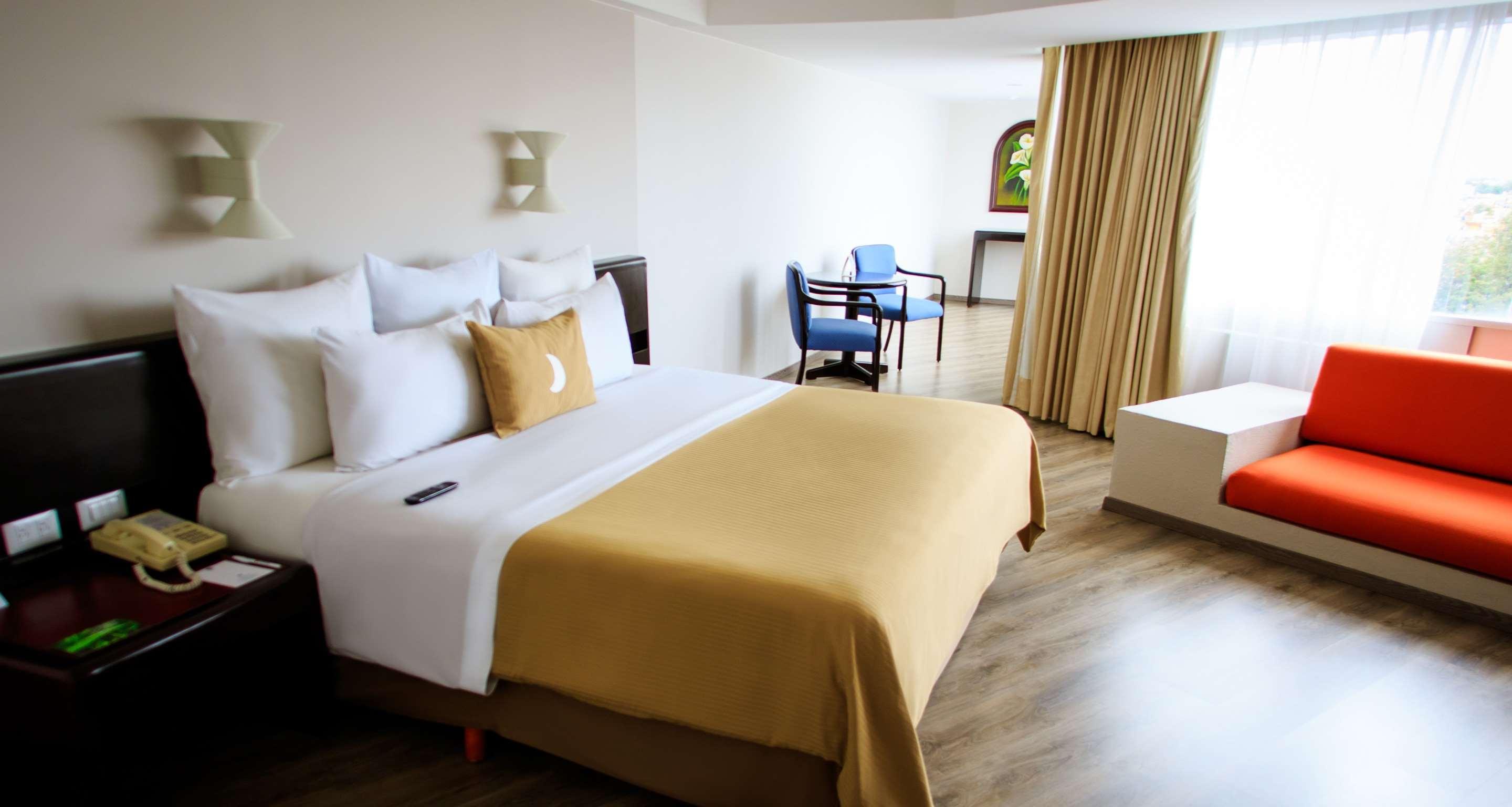 Grand Cantalagua Hotel Morelia, BW Signature Collection Екстериор снимка A room at the hotel