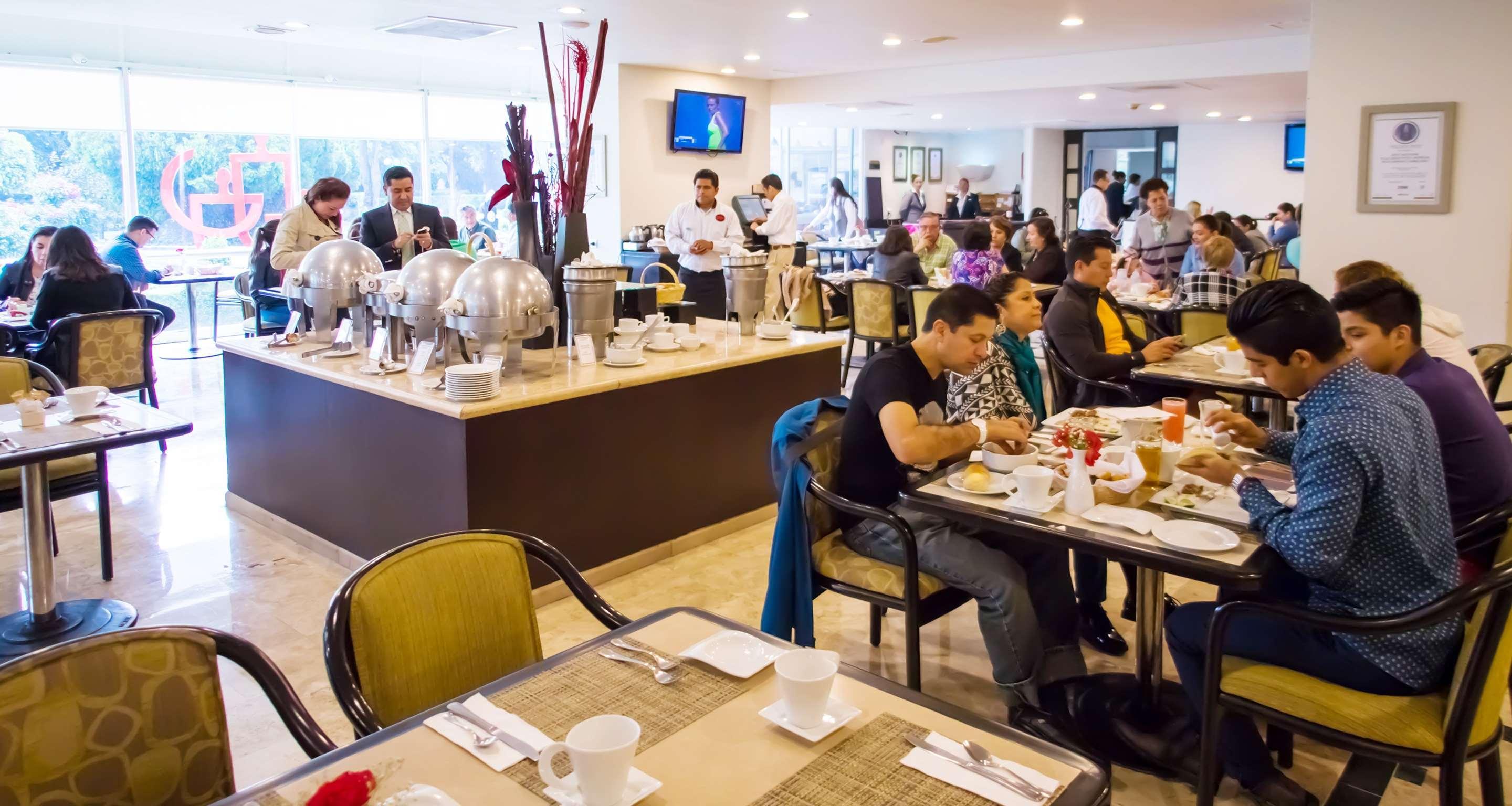 Grand Cantalagua Hotel Morelia, BW Signature Collection Екстериор снимка The lounge at KLIA