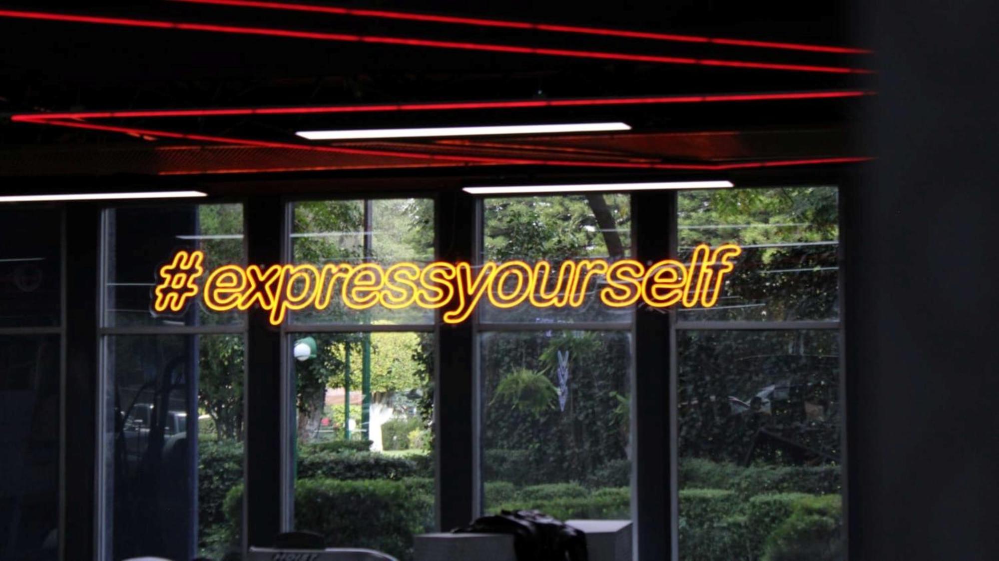 Grand Cantalagua Hotel Morelia, BW Signature Collection Екстериор снимка #expressyourself neon sign at the 2013 MTV Video Music Awards