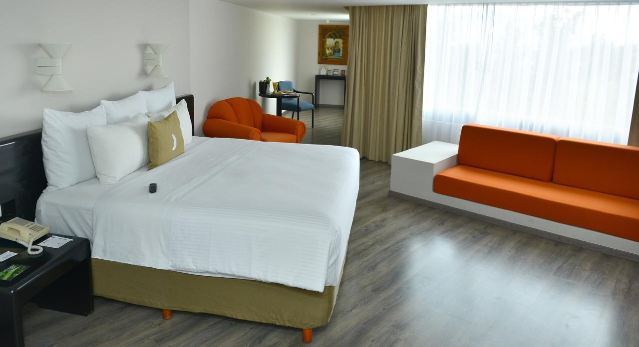 Grand Cantalagua Hotel Morelia, BW Signature Collection Екстериор снимка A room at the hotel