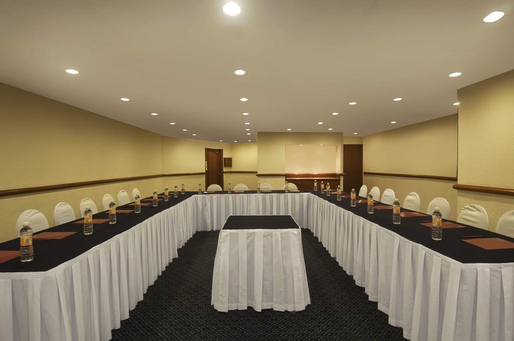 Grand Cantalagua Hotel Morelia, BW Signature Collection Бизнес снимка U-shaped table layout